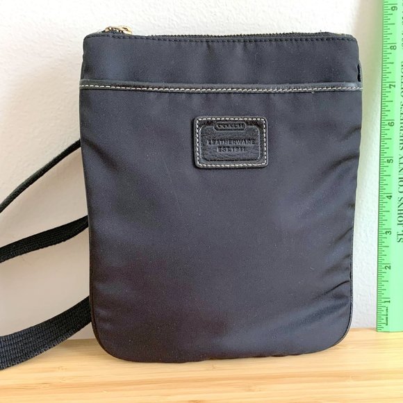 Vintage Small Coach Crossbody Vinyl Bag Turquoise Accents Coach Tag - Picture 5 of 5